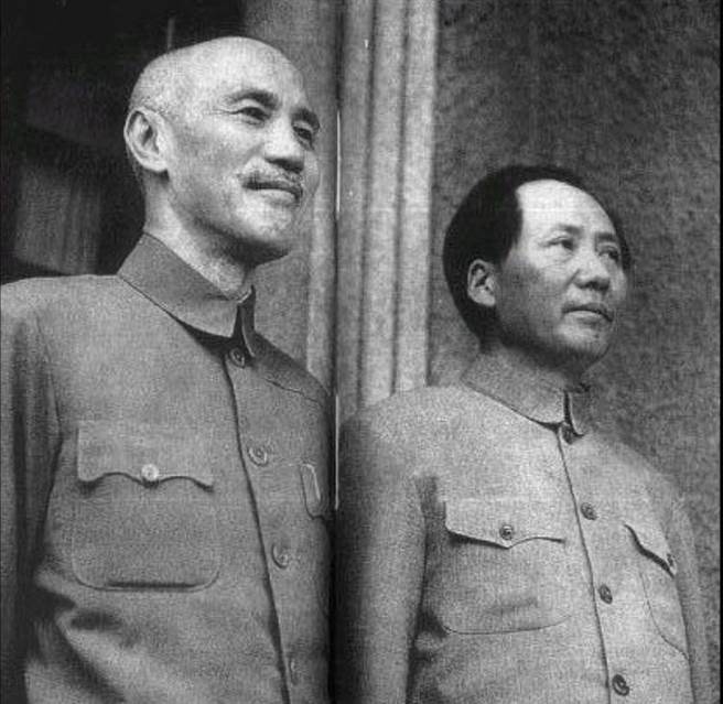 毛泽东和蒋介石在重庆谈判期间的合影