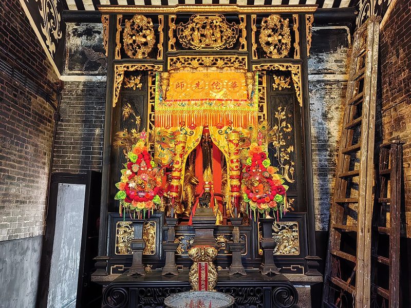 华佗发明“麻沸散”