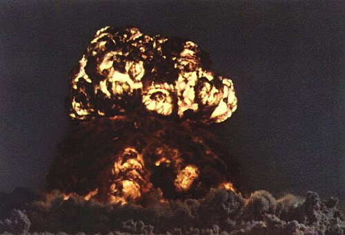 596原子弹于1964年10月16日爆炸成功[1]。