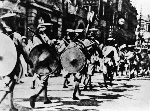 NRA forces enter the British concession at Hankou, October 1926