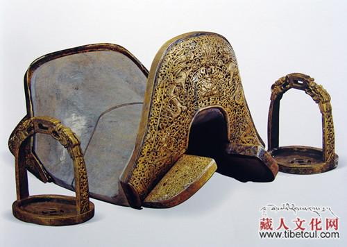 成吉思汗陵内供奉的马鞍和马镫