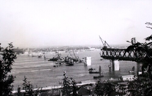 1957年，武汉长江大桥建成通车
