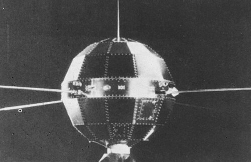 “东方红一号”人造卫星于1970年4月发射成功[1]。