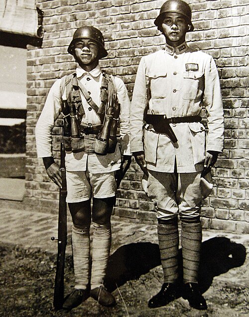 National Revolutionary Army soldiers and officers in Changsha in 1942