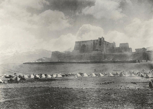 British troops camped under the castle of Parison