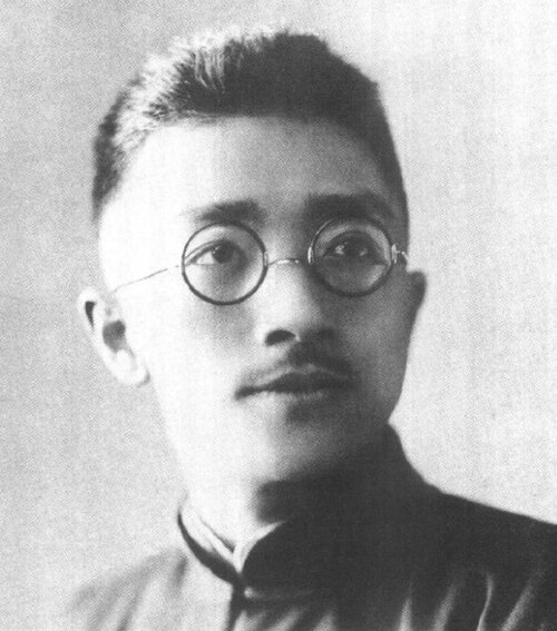 1922年的胡适 - 倡导新文化运动的奠基人与领袖之一。